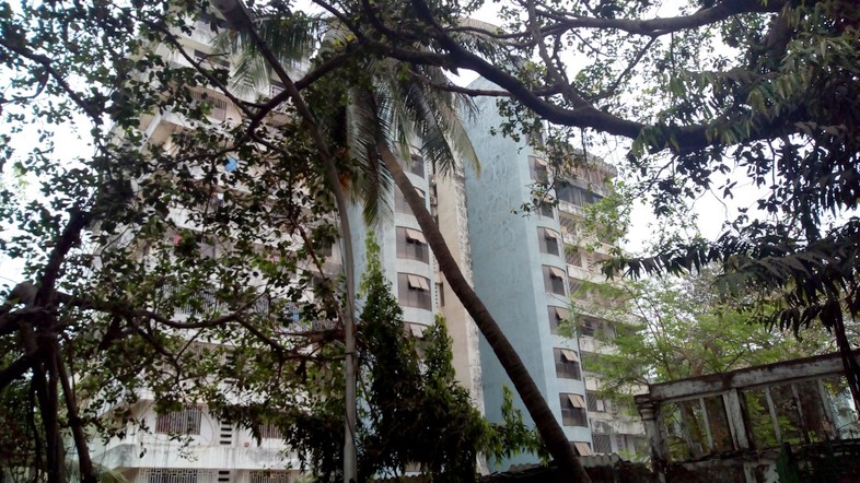 2 BHK Semi-Furnished in Mahalaxmi Height