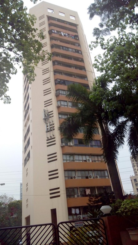 2 BHK Semi-Furnished in Glen Eagle , Parel