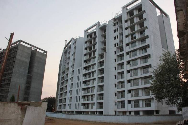 3 BHK Semi-Furnished in Aventa Palazzio , Andheri East