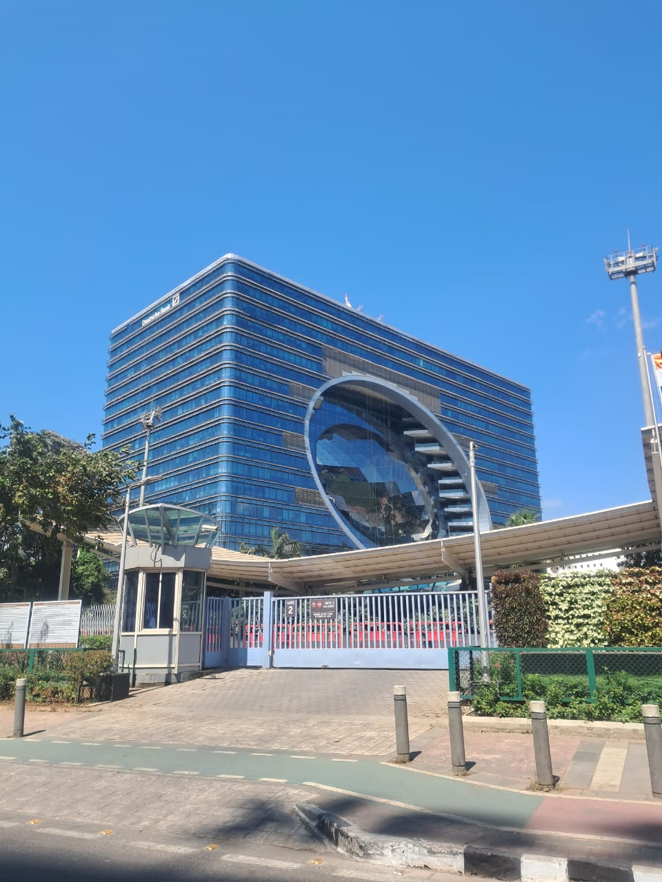 Office Fully Furnished in The Capital, Bandra Kurla Complex - Photo 6