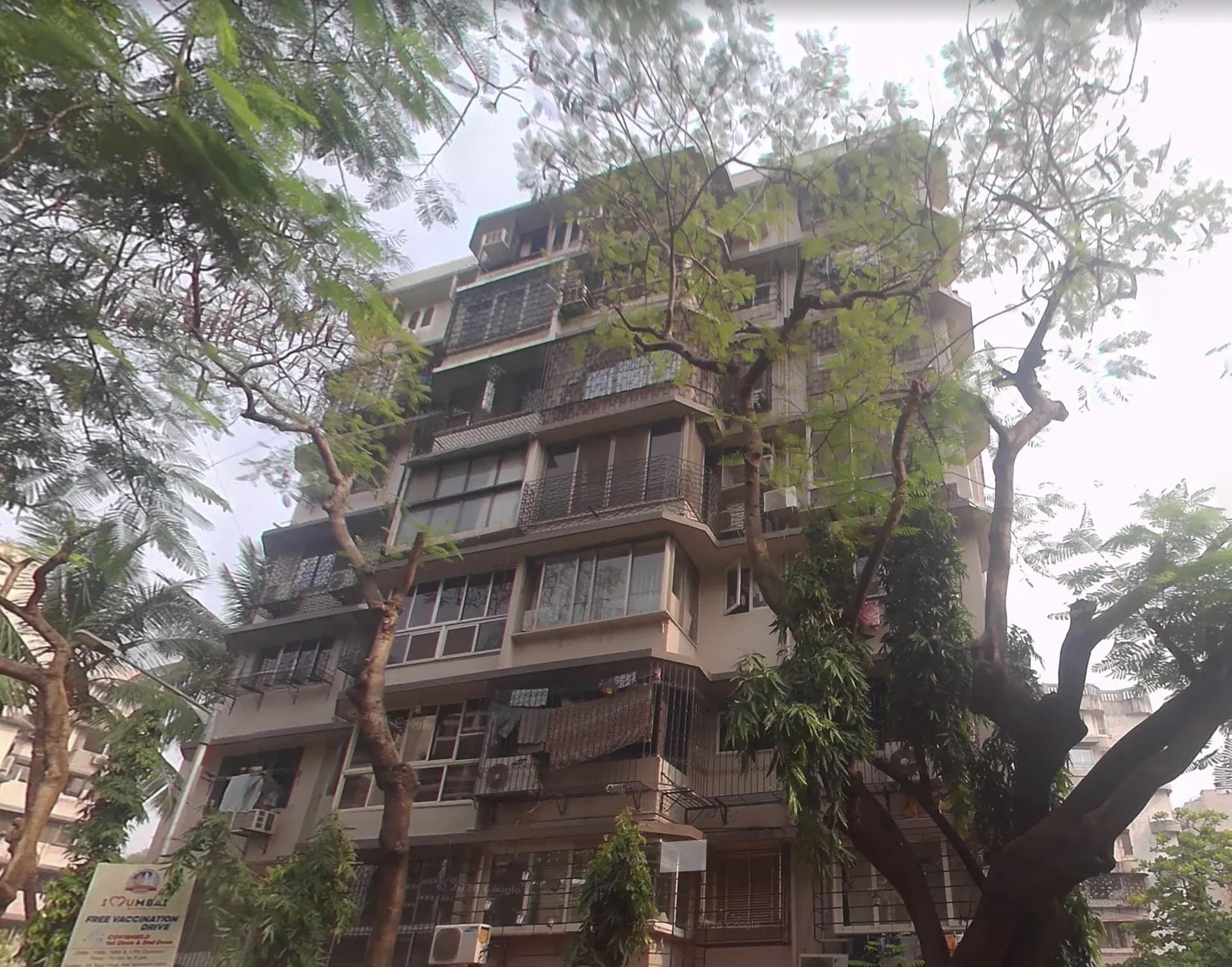 1 BHK Semi-Furnished in Blue Bird, Bandra West