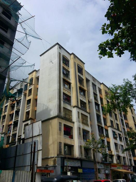 1 BHK Semi-Furnished in Chand Ganga , Borivali West