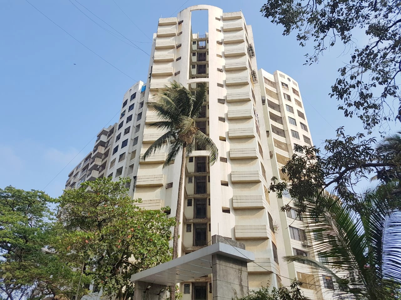 2 BHK in Deep Chs, Andheri West - Photo 2