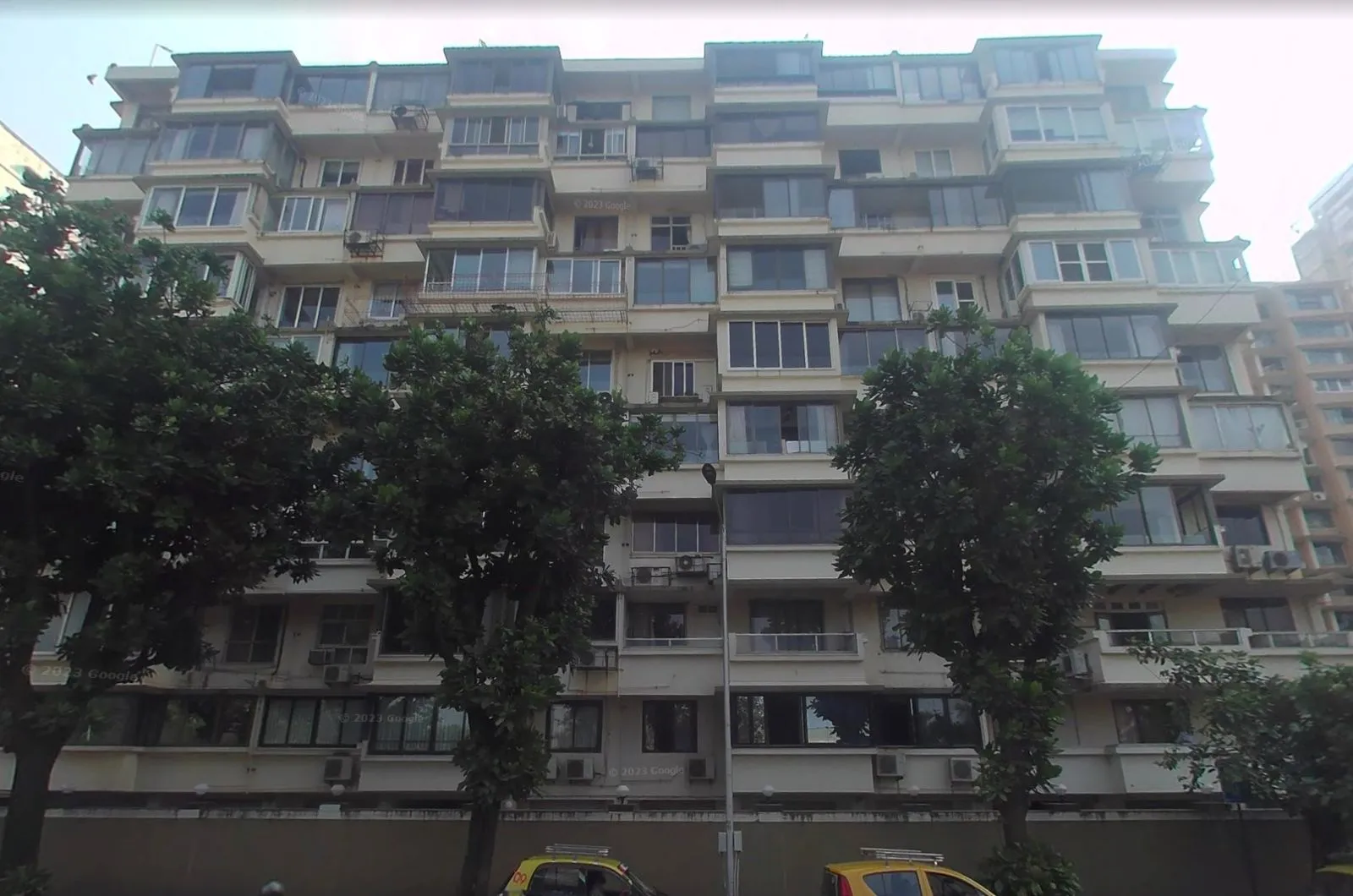 2.5 Semi-Furnished in Sagar Tarang , Breach Candy