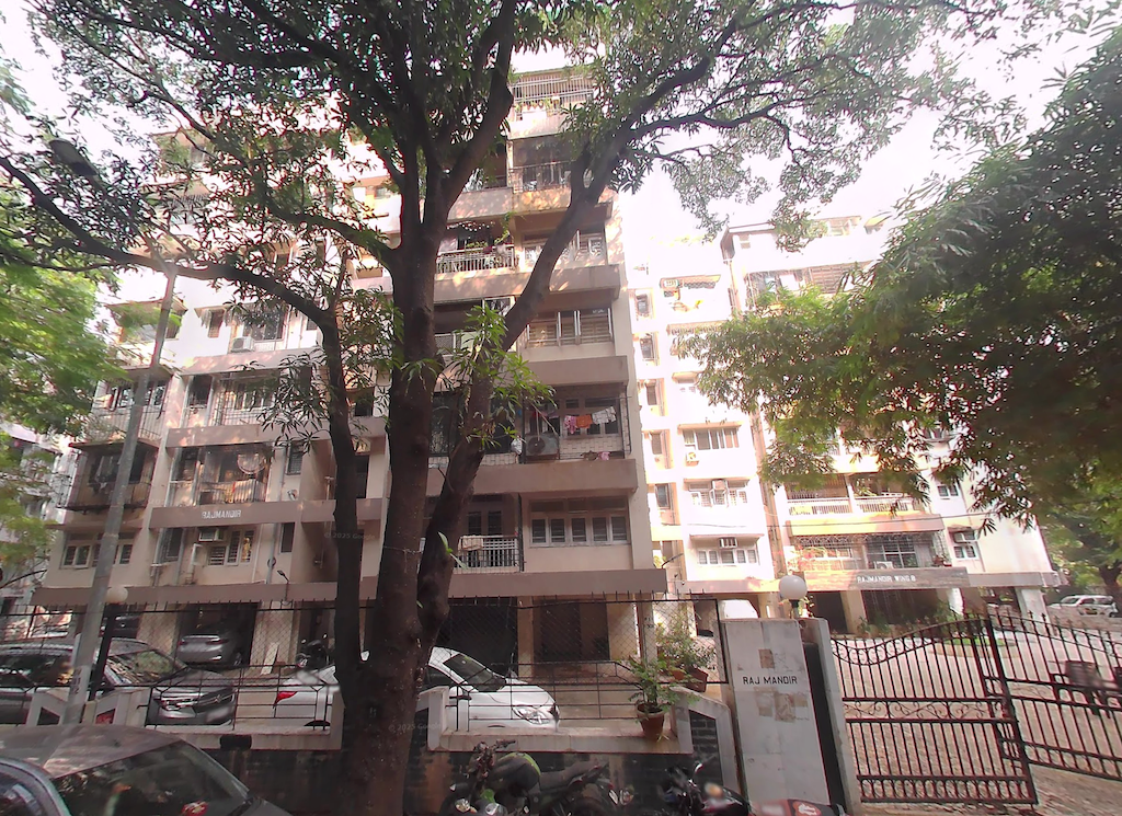 2 BHK Semi-Furnished in Rajmandir, Andheri West