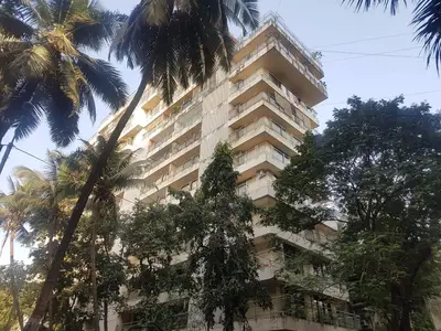 4 BHK in Juhu Trishul