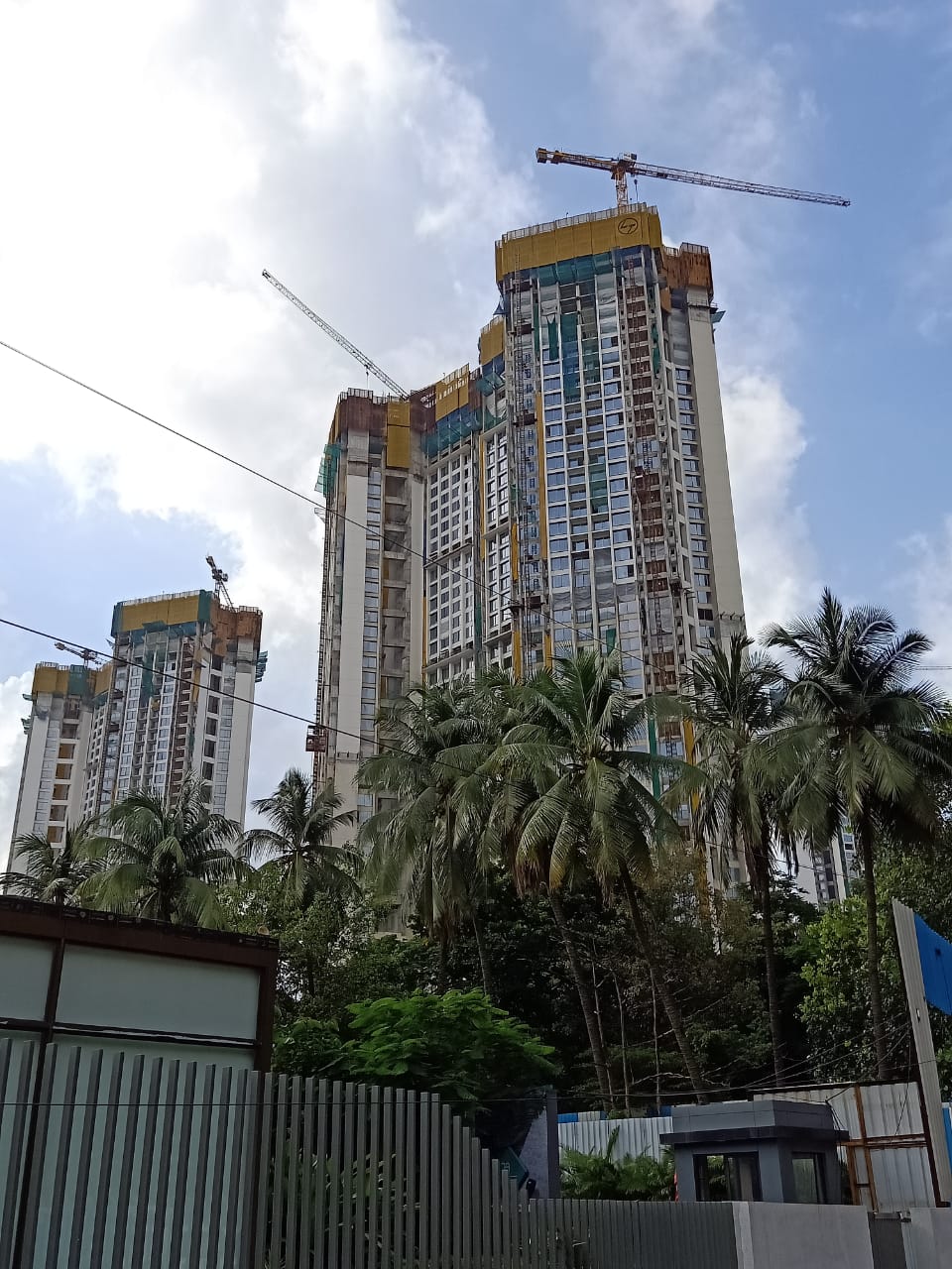 4 BHK Semi-Furnished in Oberoi Enigma , Mulund West