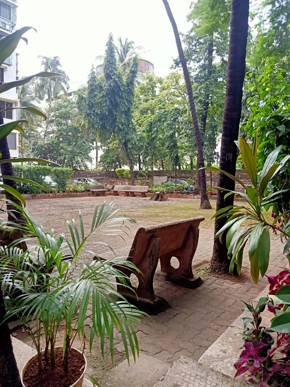 2 BHK Semi-Furnished in Kings Apartment, Juhu - Photo 3
