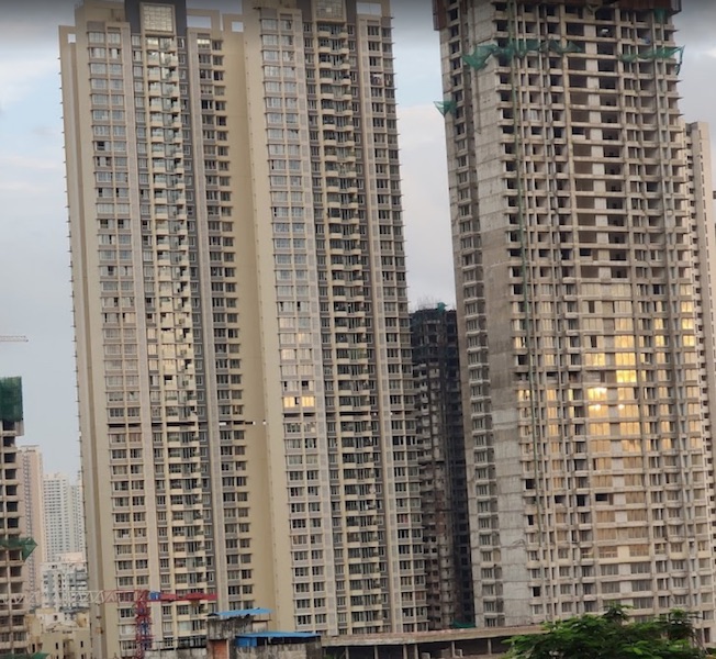 2 BHK Semi-Furnished in Sheth Montana , Mulund West