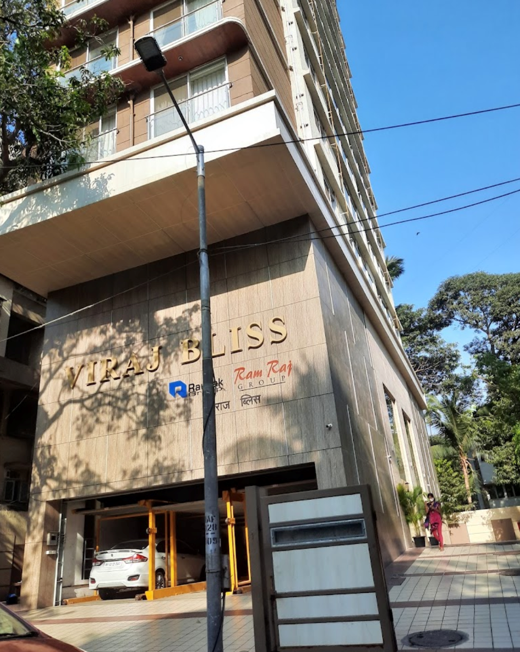 2 BHK Semi-Furnished in Viraj Bliss, Khar West - Photo 2