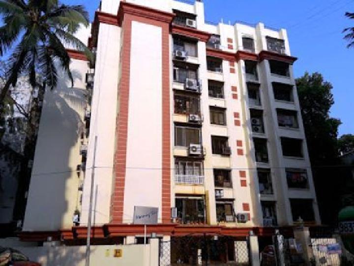 2 BHK Semi Furnished in Morning Star , Bandra West