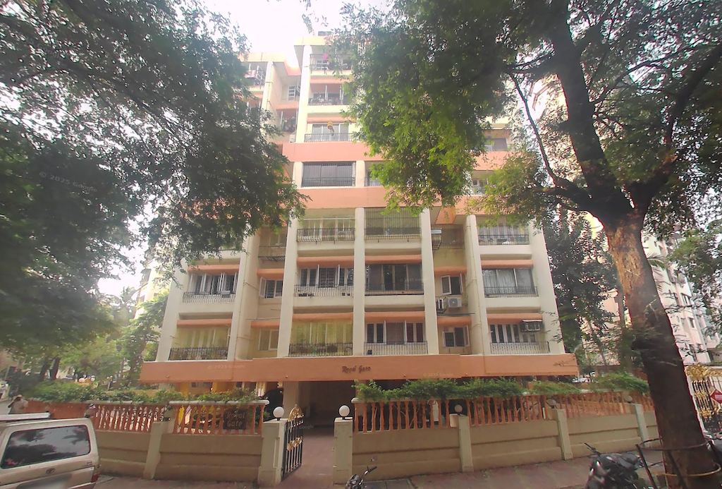 2 Semi-Furnished in Royal Gate , Andheri West