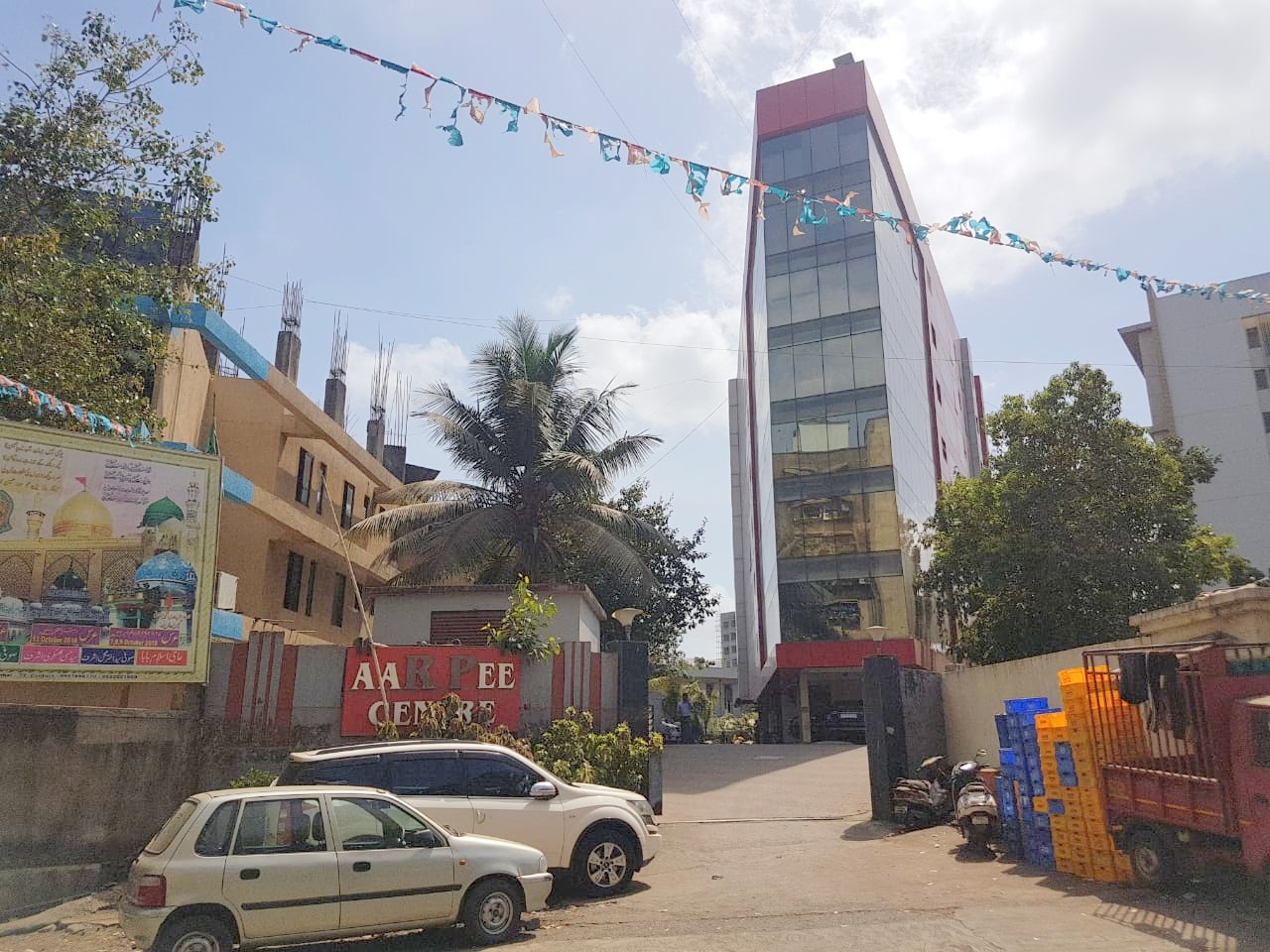 Office Semi-Furnished in Aarpee Centre , Andheri East