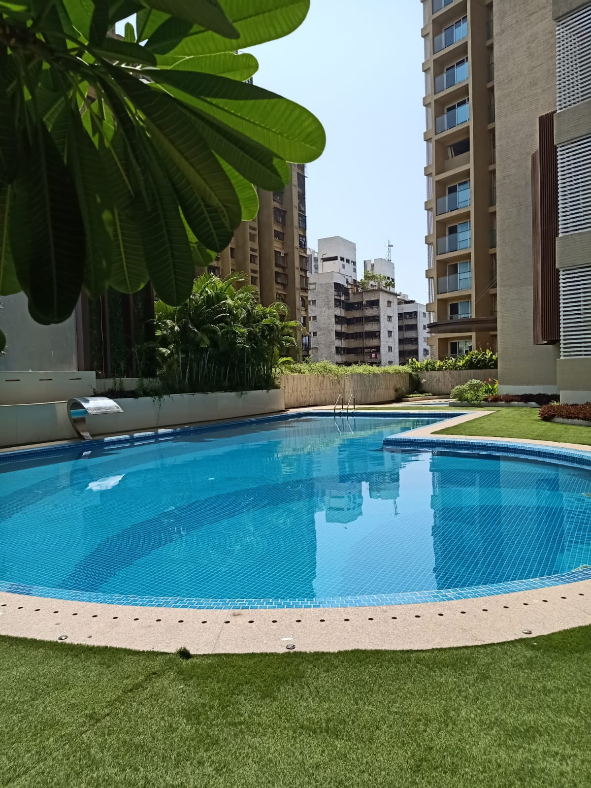 3 BHK Semi-Furnished in RNA NG Eclat, Andheri West - Photo 3