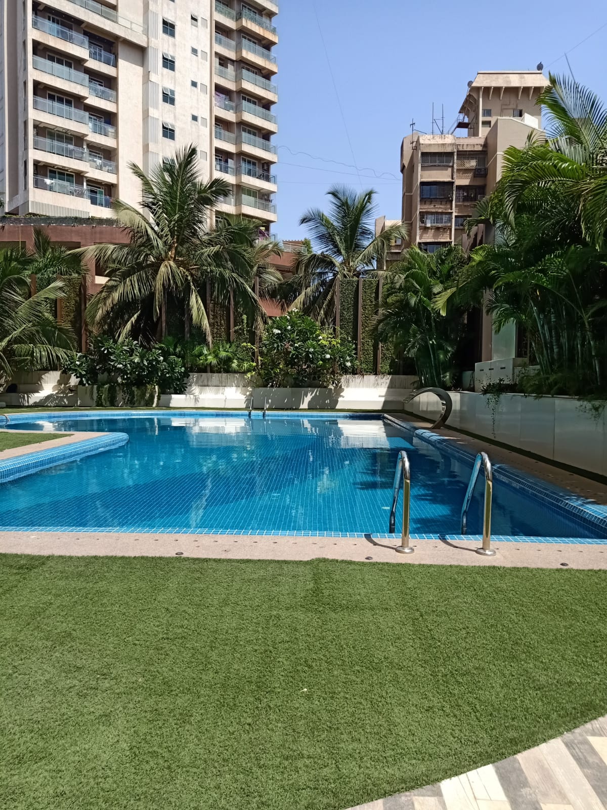 3 BHK Semi-Furnished in RNA NG Eclat , Andheri West