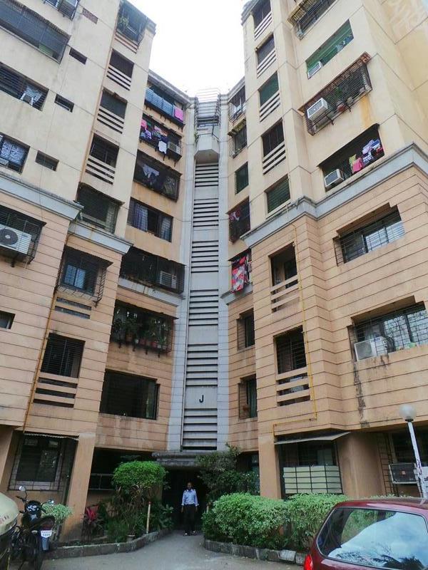 2 BHK Semi-Furnished in Mahindra Park , Ghatkopar West