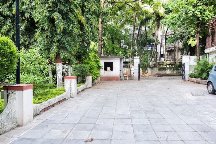 2 BHK Semi-Furnished in Amar Tower, Juhu - Photo 4