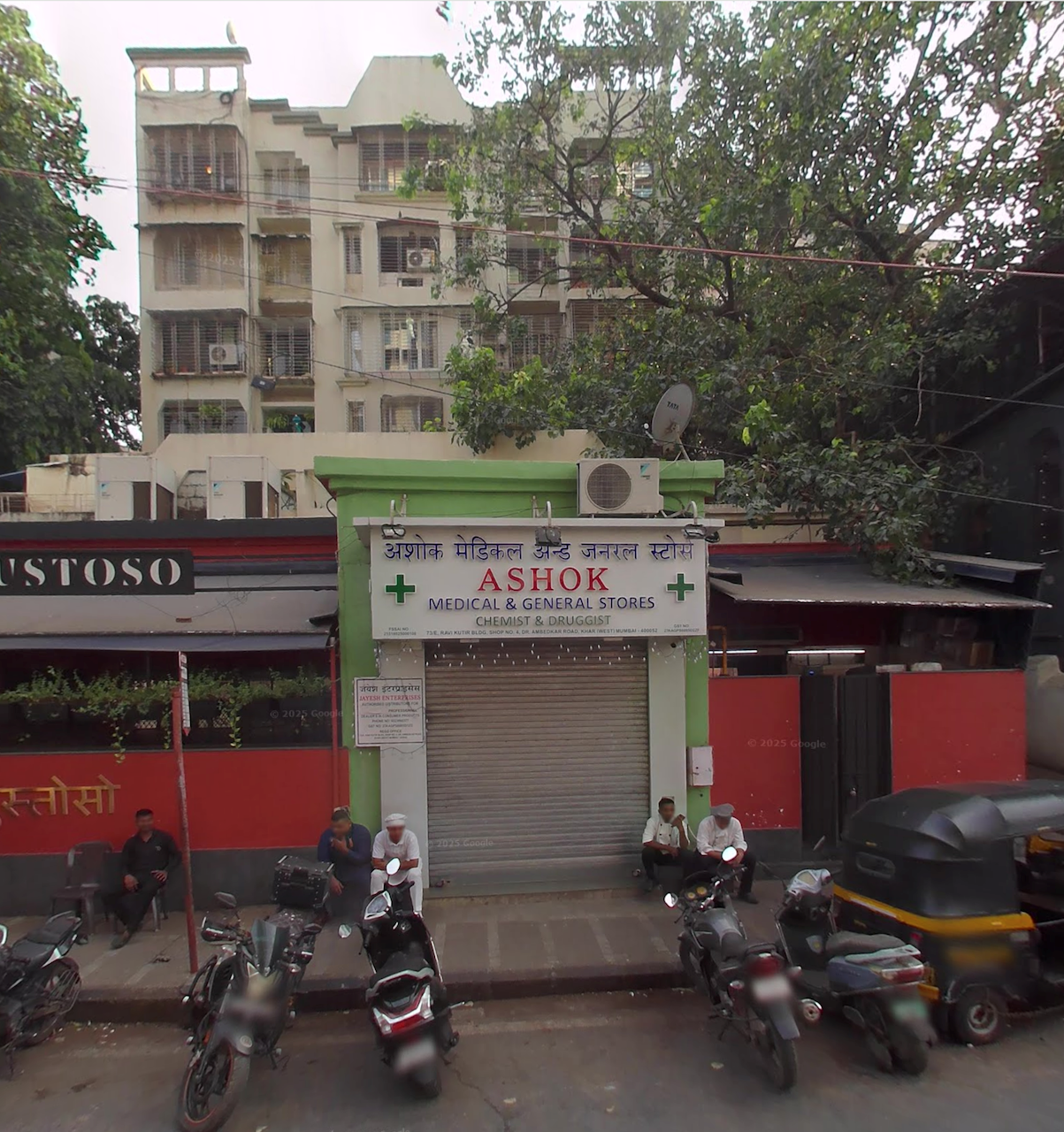 3 BHK Semi-Furnished in Jharna Apartments, Khar West