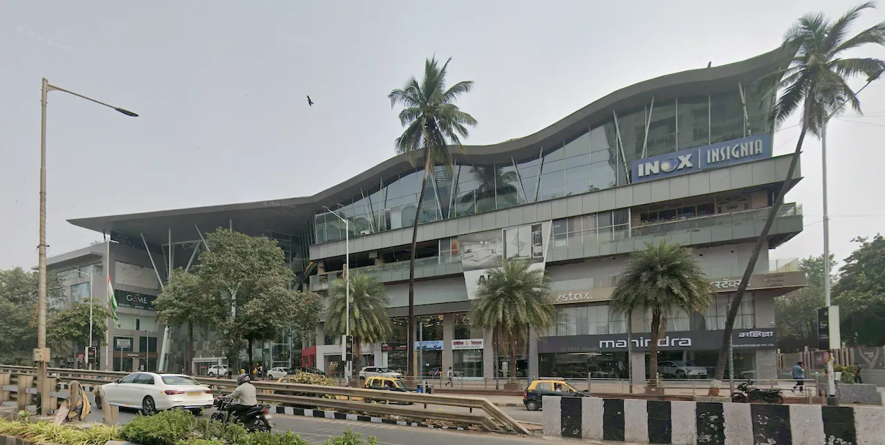 Office Semi-Furnished in Atria Mall, Worli