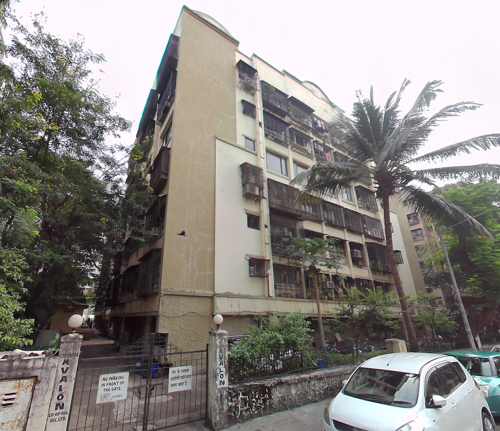 2 BHK Semi-Furnished in Oshiwara Avalon , Andheri West