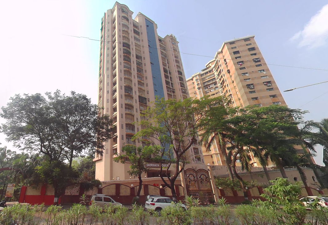 4 BHK Semi-Furnished in Badrinath Tower, Andheri West - Photo 2