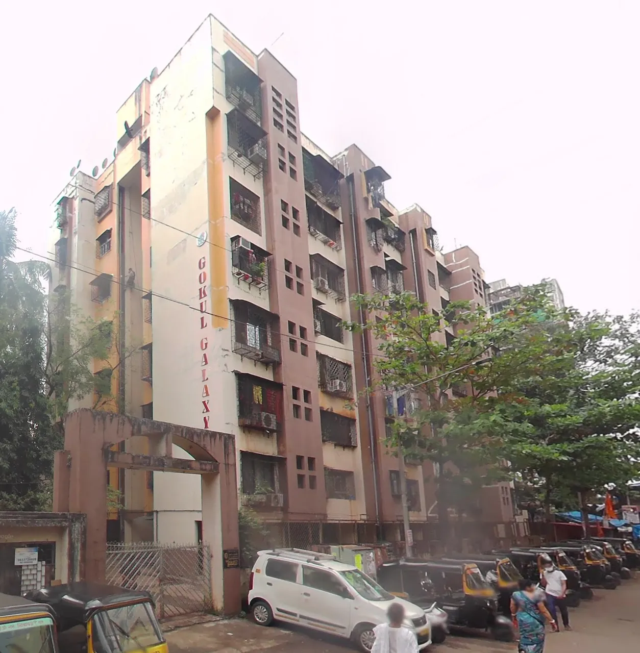 1 BHK Semi Furnished in Gokul Galaxy , Kandivali East