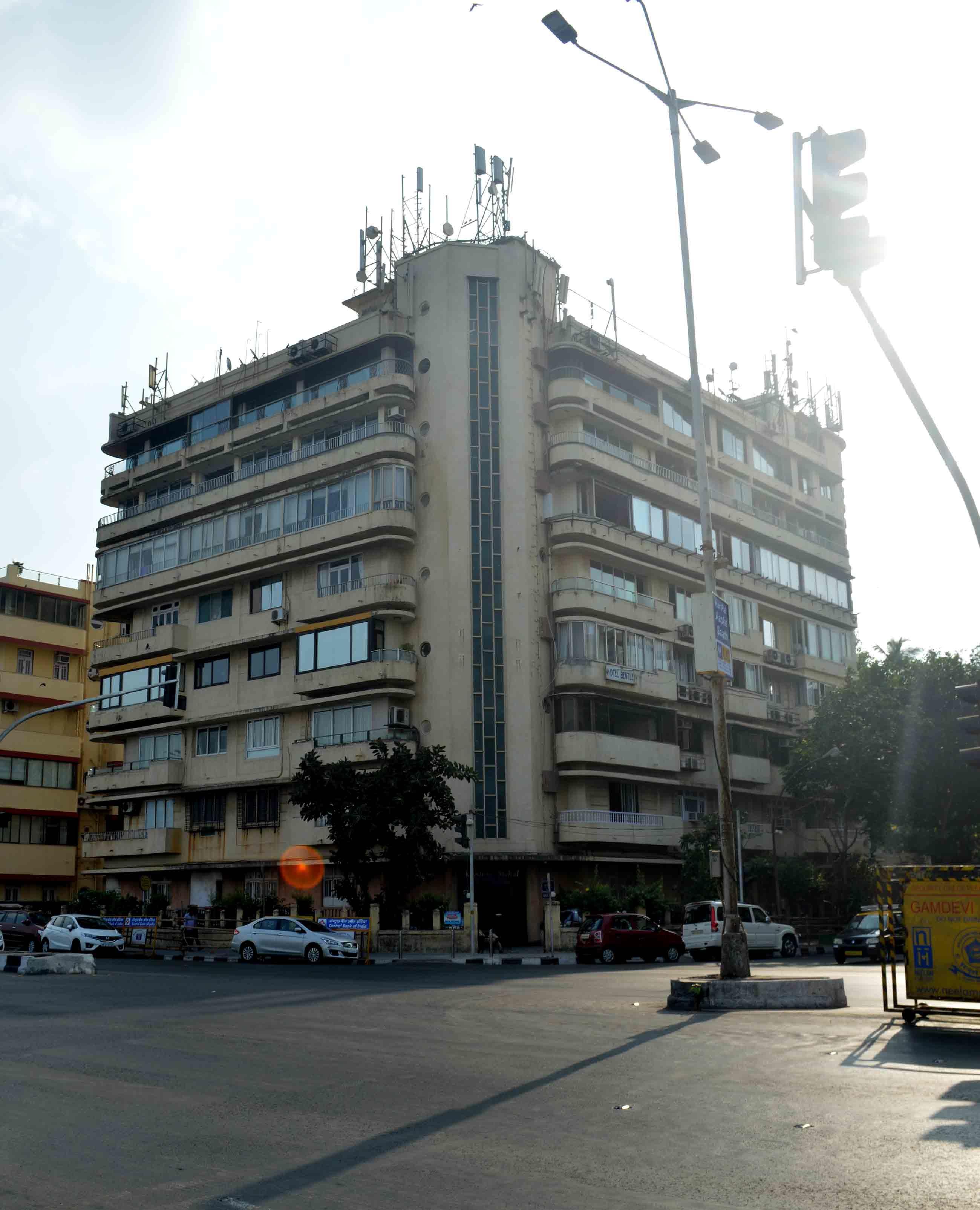 3 BHK Semi-Furnished in Krishna Mahal , Churchgate