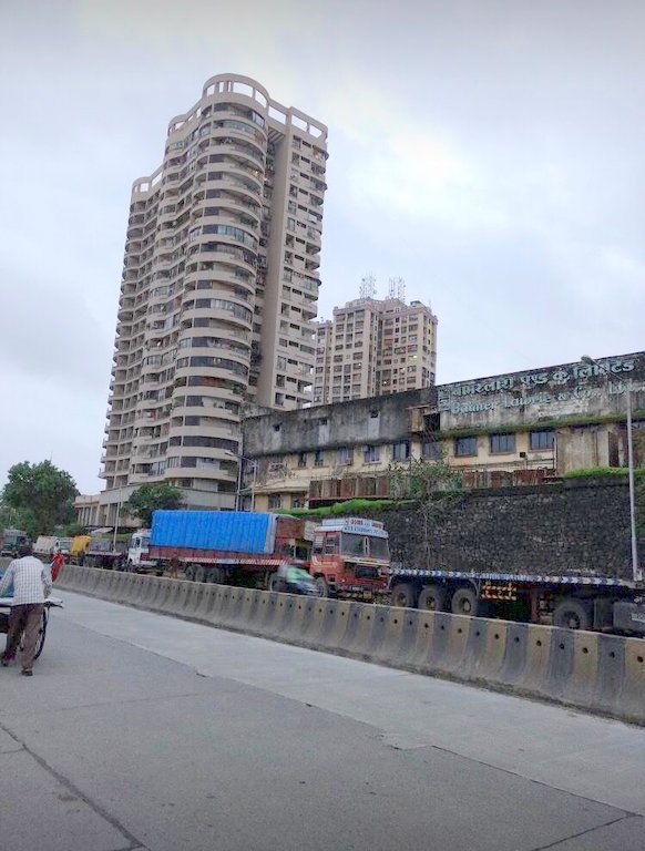 2 BHK Semi-Furnished in Krypton Tower , Sewri