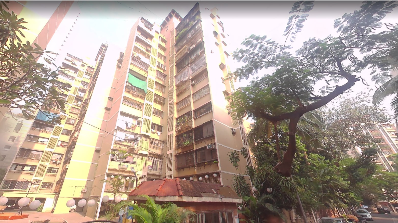 3 Semi-Furnished in Link Garden Tower , Andheri West