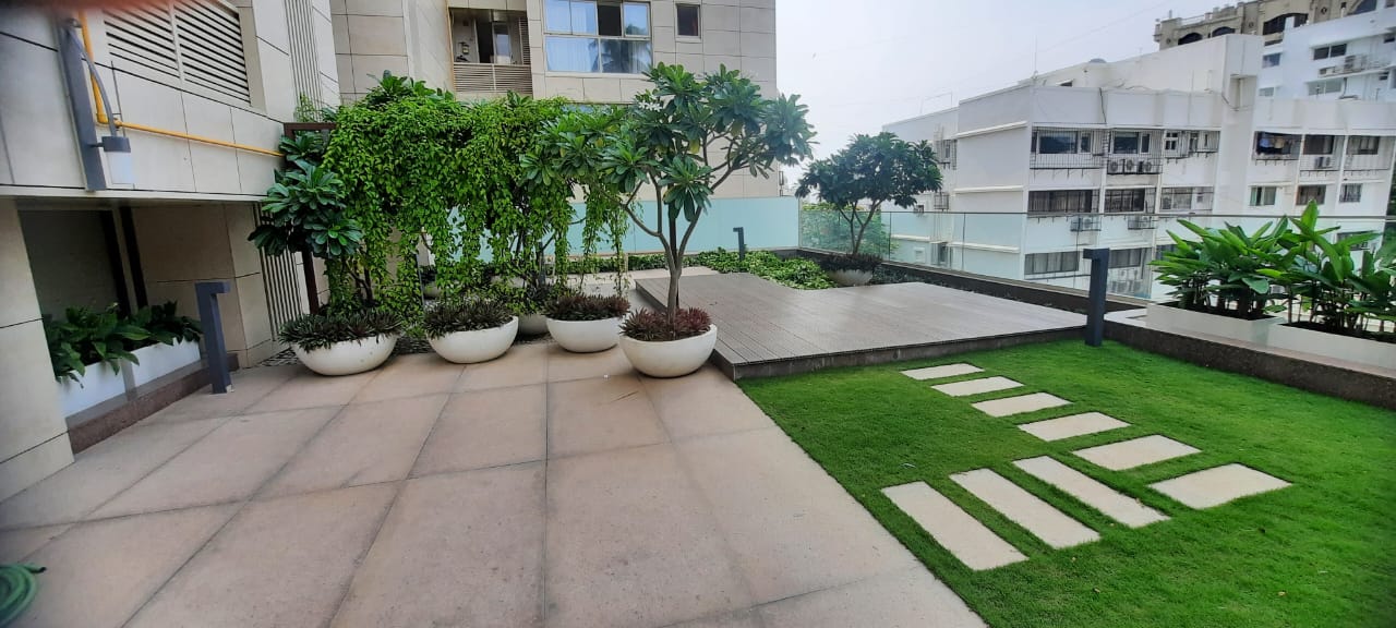3 BHK Semi-Furnished in Navroze, Bandra West - Photo 3