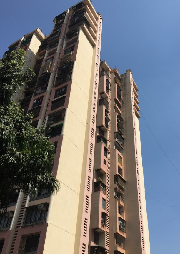 3 BHK Semi-Furnished in Orchid Tower, Kandivali East - Photo 2