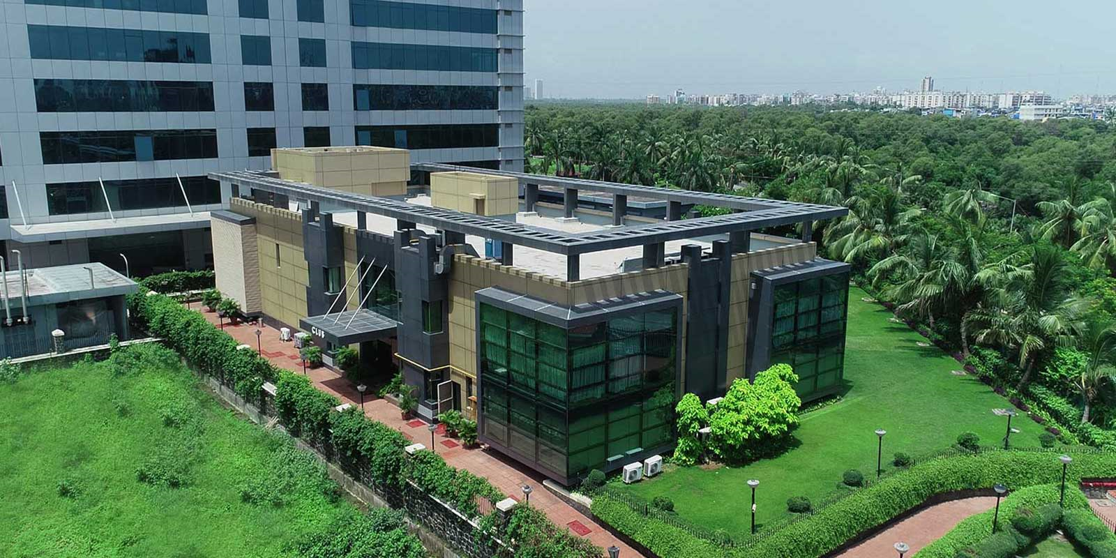 2 BHK in Raheja Interface Heights, Malad West - Photo 5