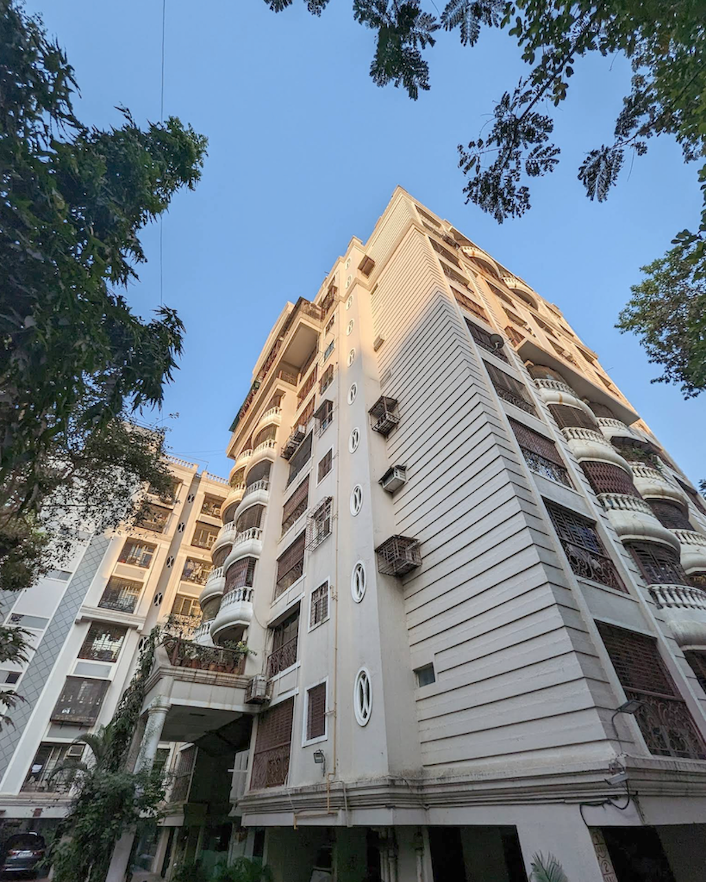 1 BHK Semi Furnished in RNA Springs , Andheri West