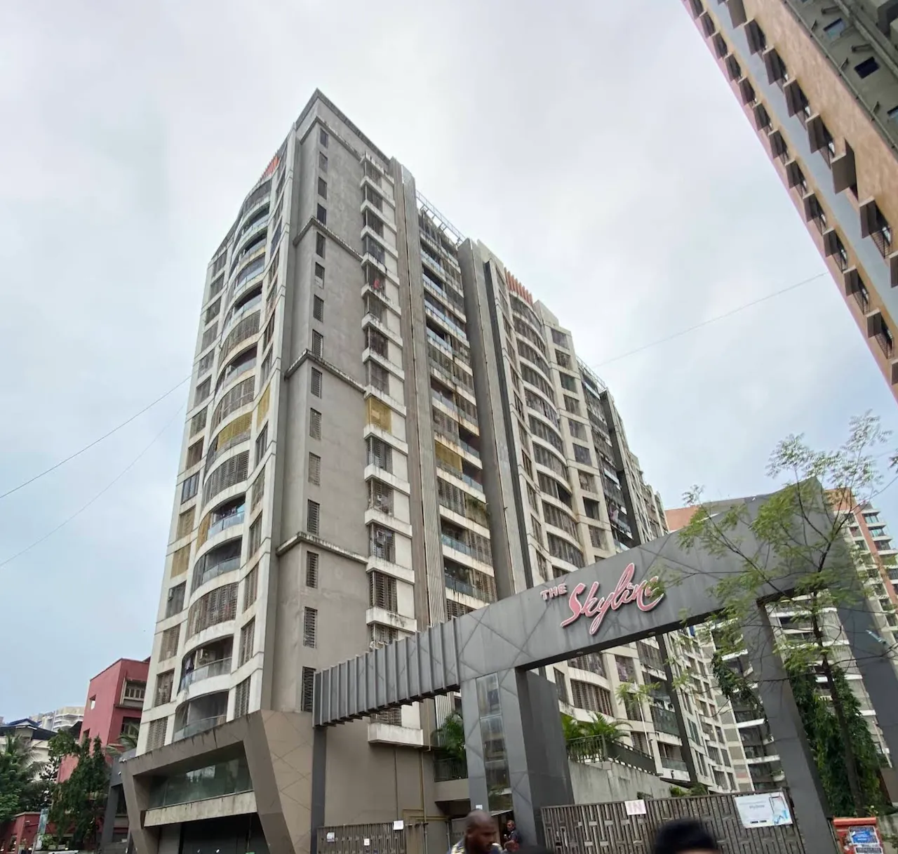 2 BHK Semi Furnished in Sky Line , Mira Road