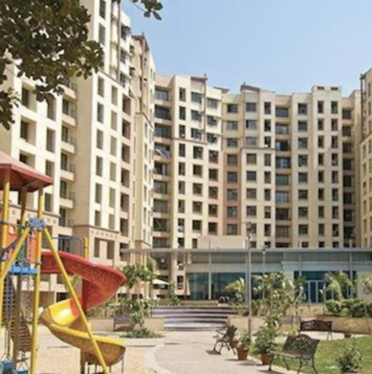 2 BHK Semi-Furnished in Akruti Orchid Park, Andheri East - Photo 1
