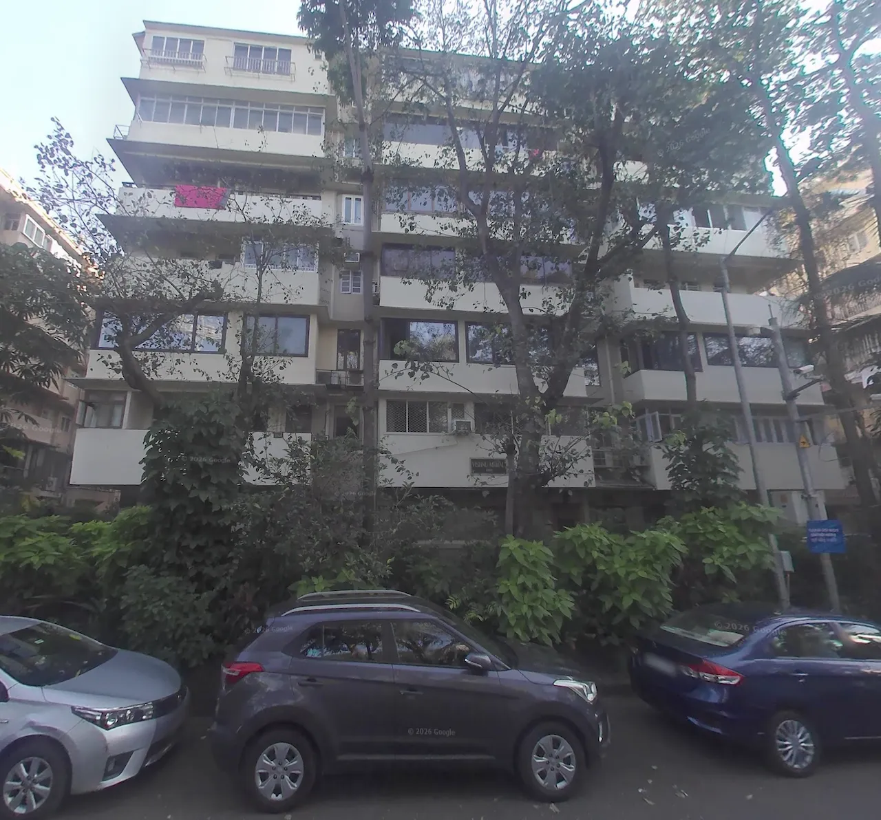 4 BHK Semi-Furnished in Vishnu Mahal , Churchgate