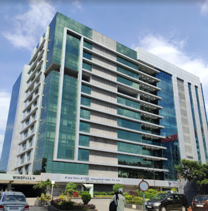 Office furnished in Windfall, Andheri East