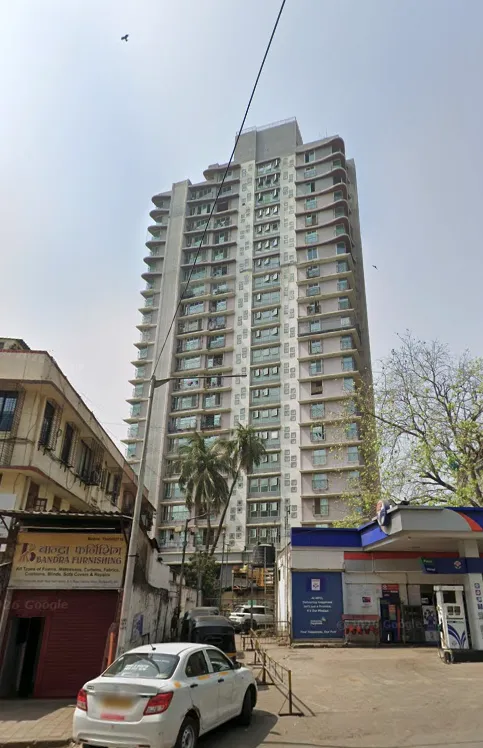 3 BHK Semi-Furnished in Marina , Bandra West