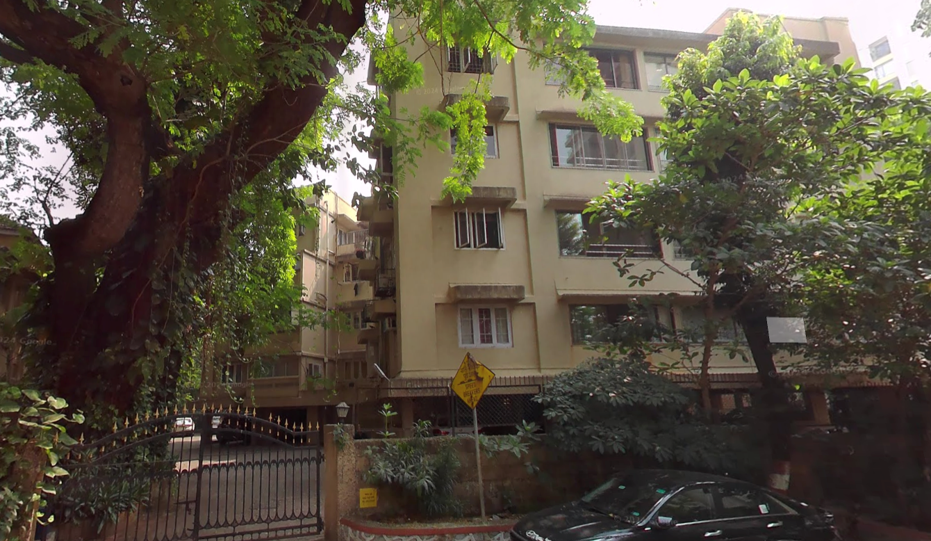 2 BHK Semi-Furnished in Grand Canyon, Bandra West - Photo 2
