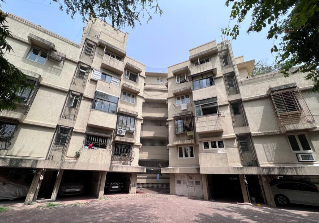2 BHK Semi-Furnished in Grand Canyon, Bandra West - Photo 3