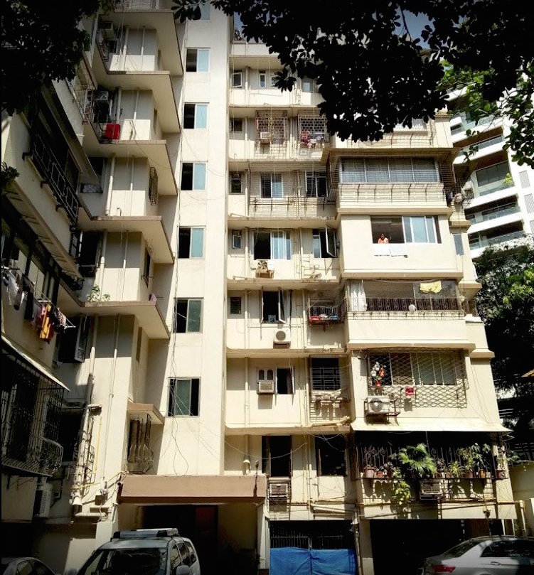 4 BHK in Girnar Apartments, Bandra West