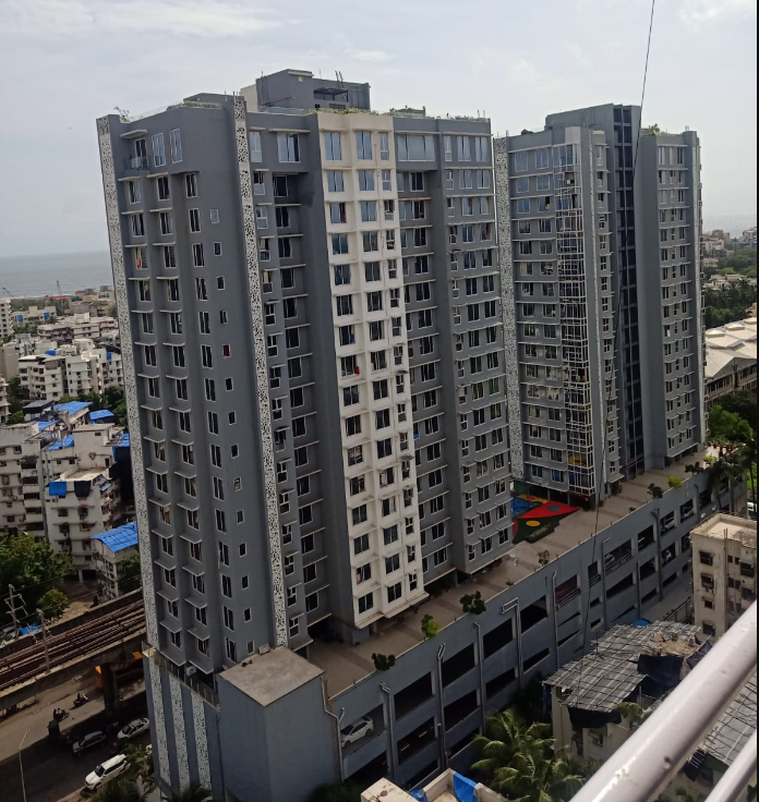 4 BHK in Kabra Metro One, Andheri West - Photo 3