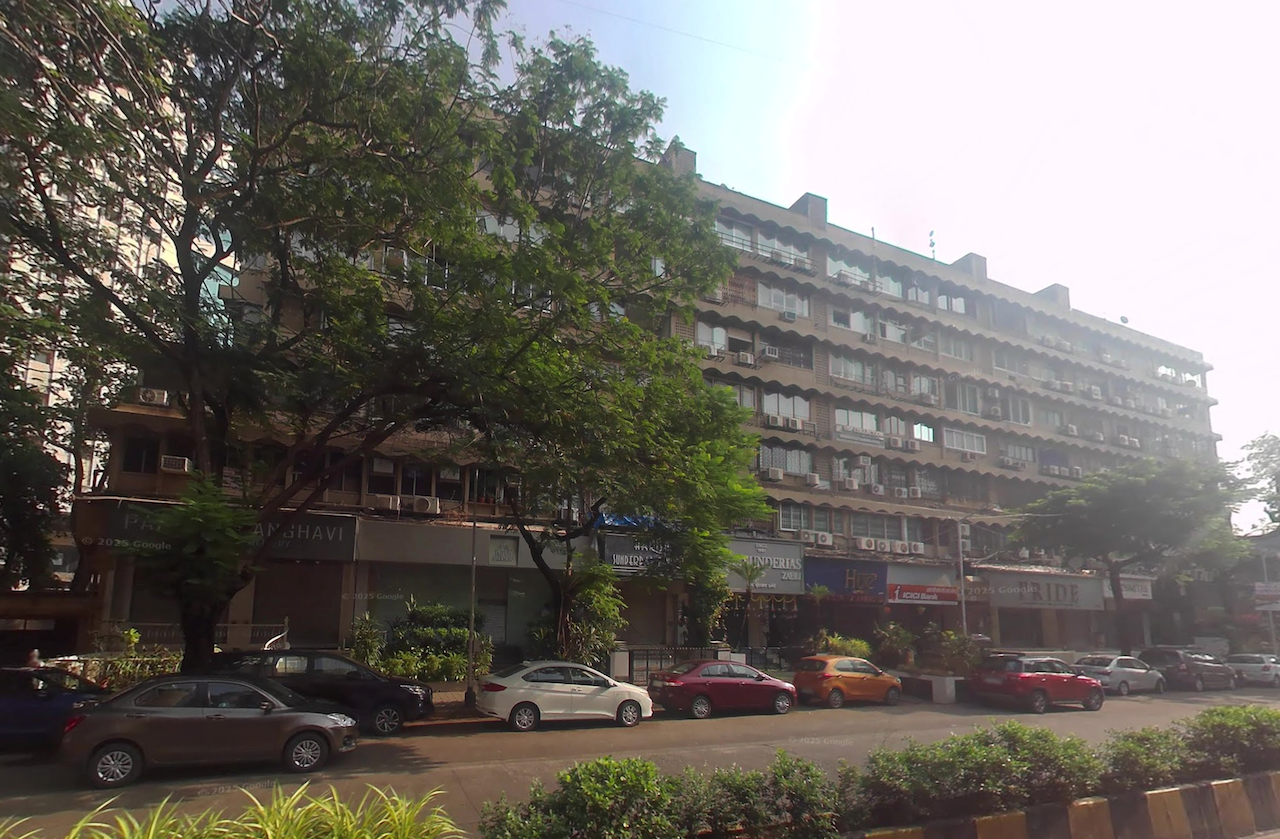 3 BHK Semi Furnished in Dharam Palace , Gamdevi