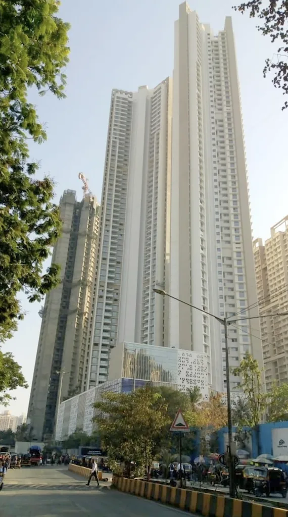 2 BHK Semi-Furnished in Alpine , Kandivali East
