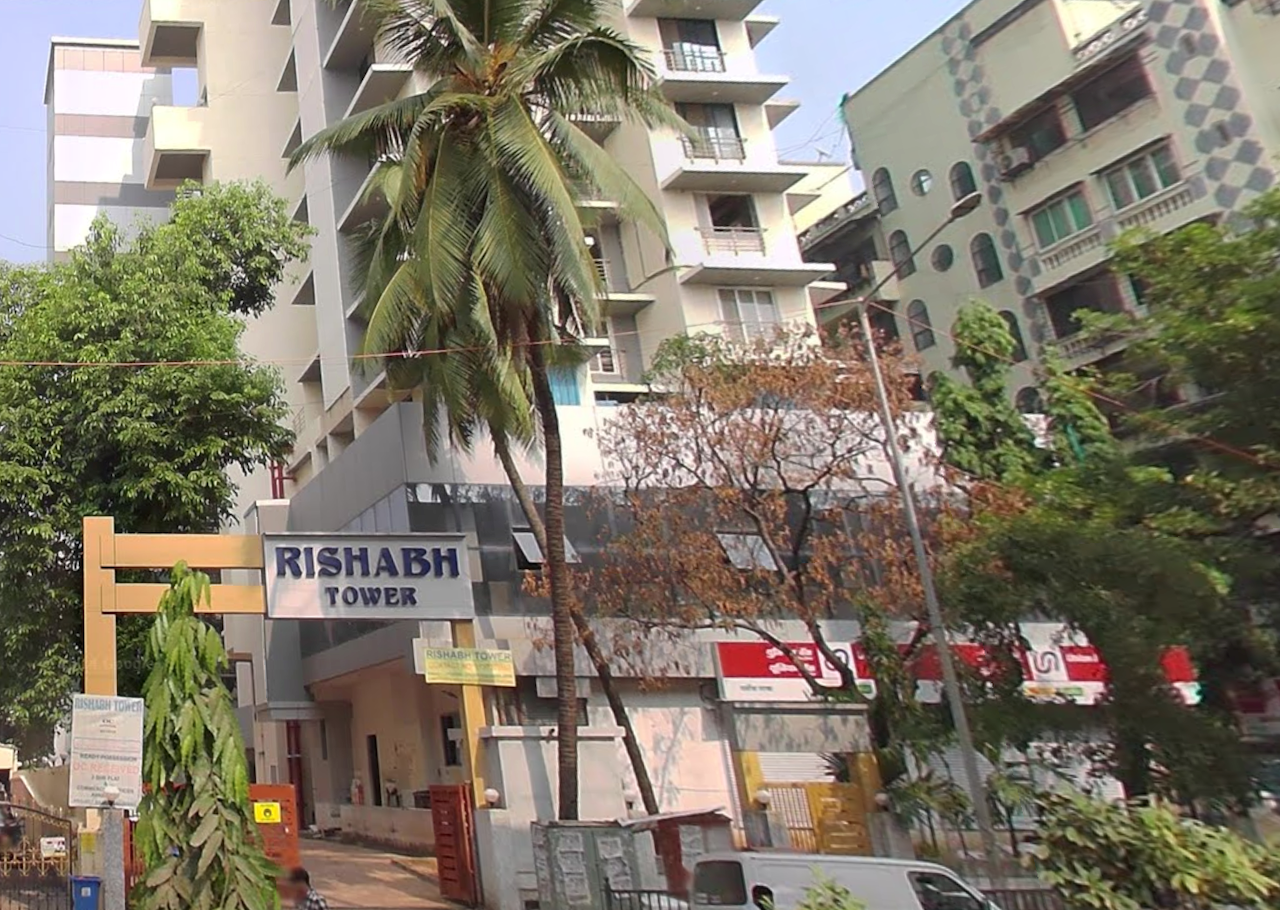 4 BHK in Rishabh Tower, Andheri West - Photo 2