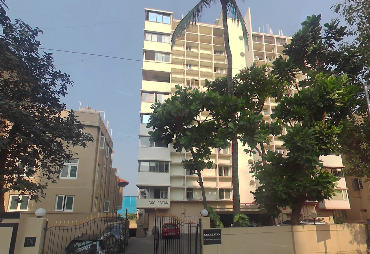 2 BHK in Goolestan, Breach Candy - Photo 2