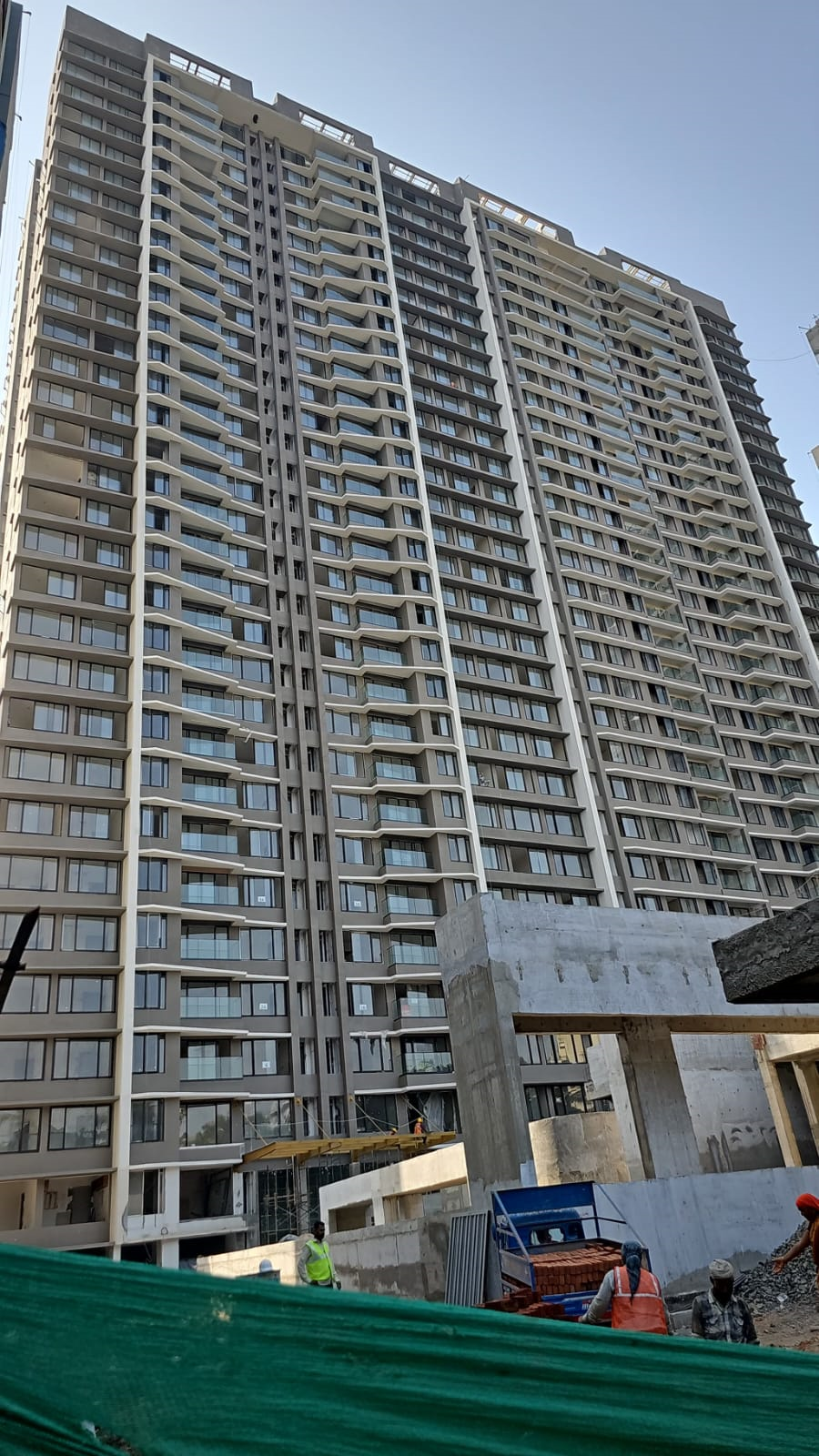 4 BHK Fully Furnished in Kalpataru Magnus, Bandra East - Photo 3