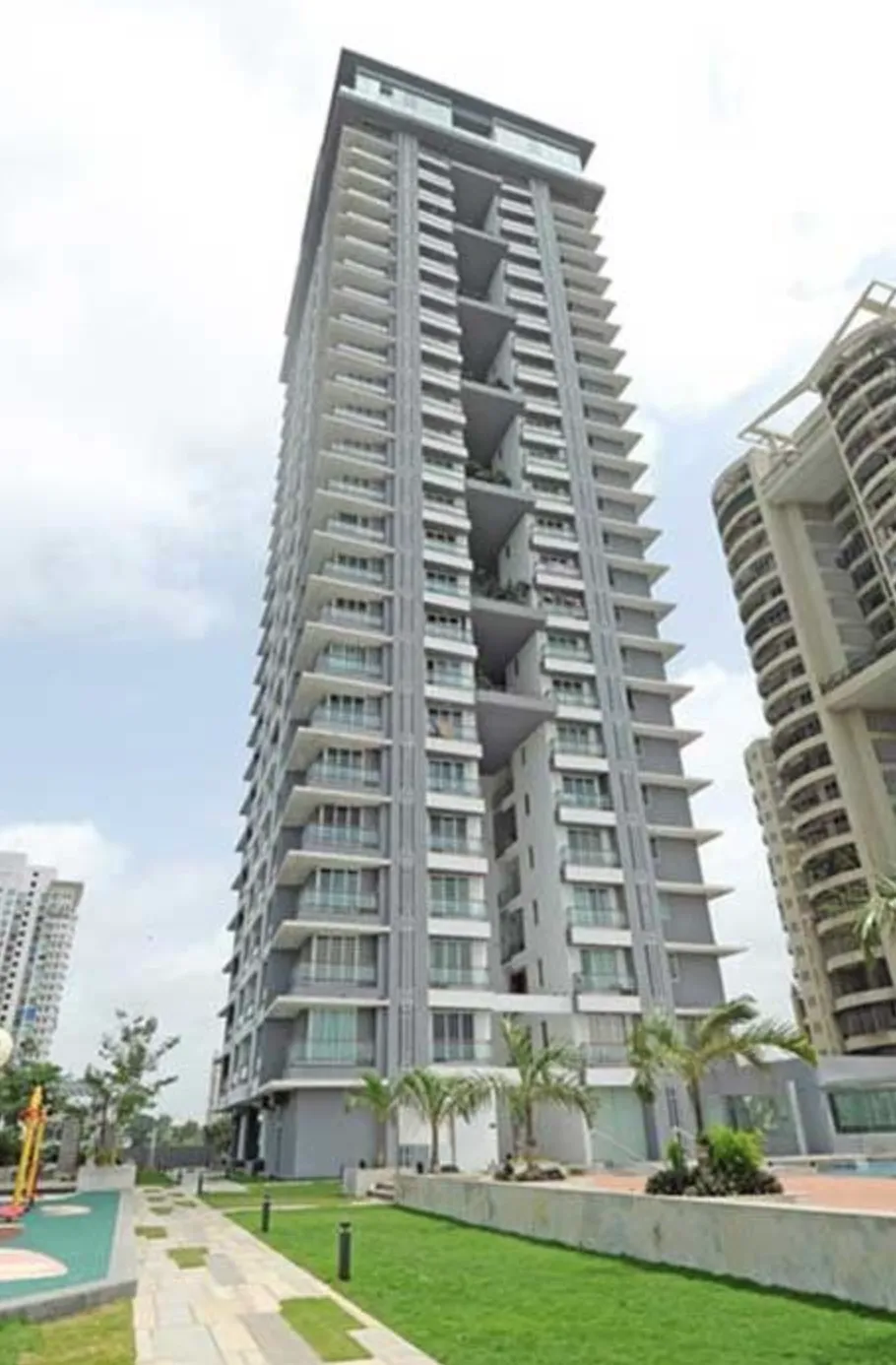 3 BHK Semi-Furnished in Anmol Pride, Goregaon West - Photo 1