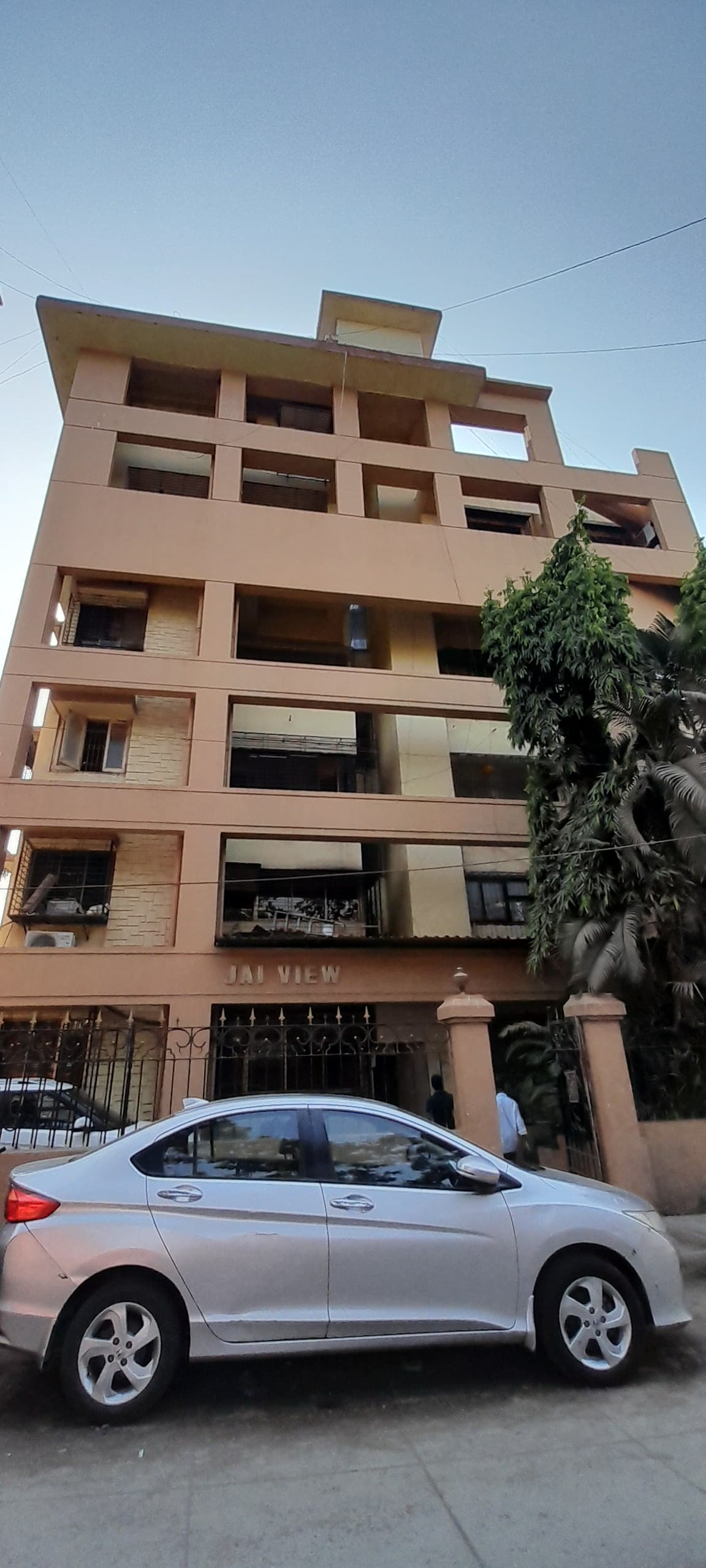 3 BHK Semi-Furnished in Jai View , Santacruz West