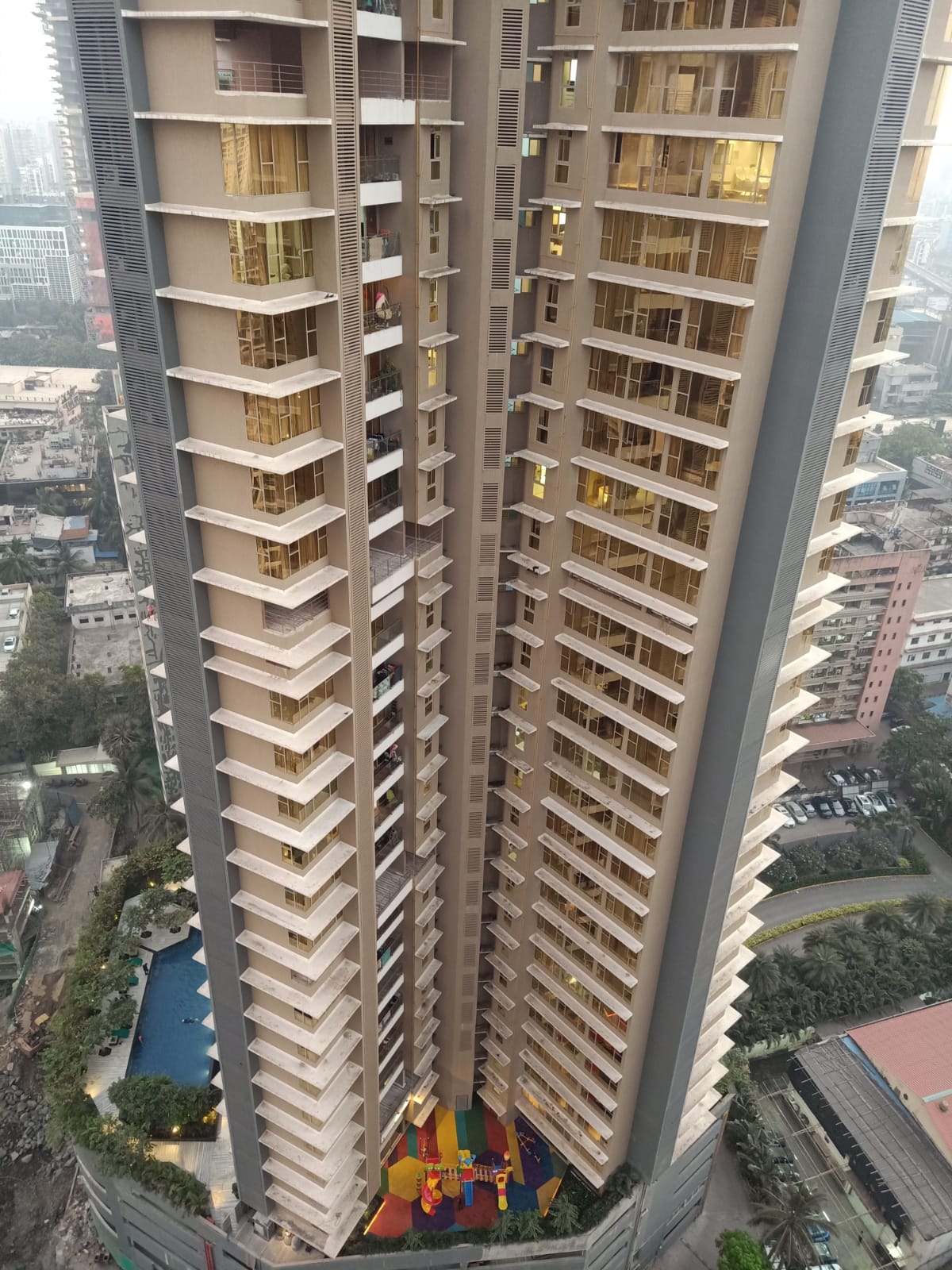 2 BHK in Transcon Triumph, Andheri West